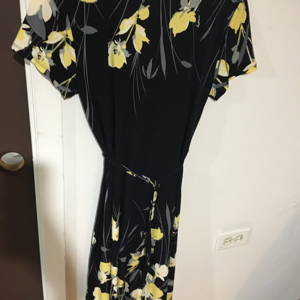 Apt 9 wrap dress size large